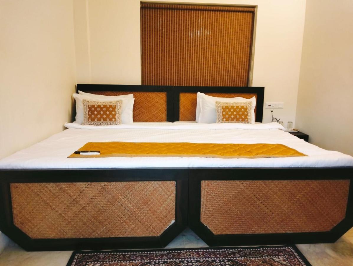 Hotel Kolam Shānti Niketan Εξωτερικό φωτογραφία