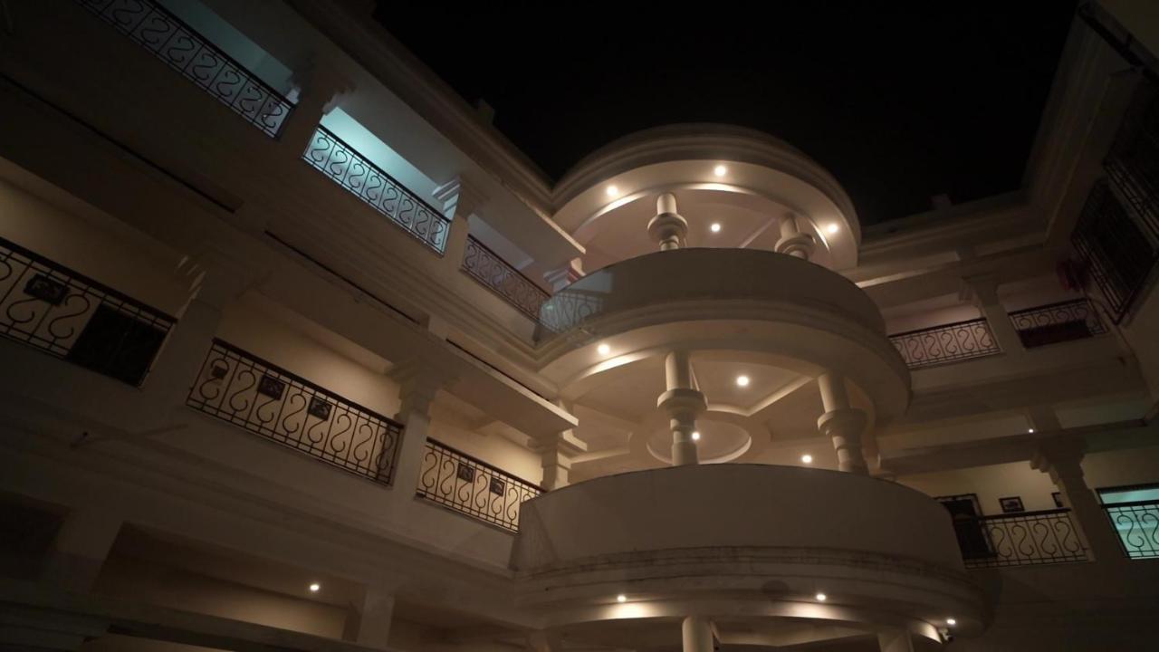 Hotel Kolam Shānti Niketan Εξωτερικό φωτογραφία