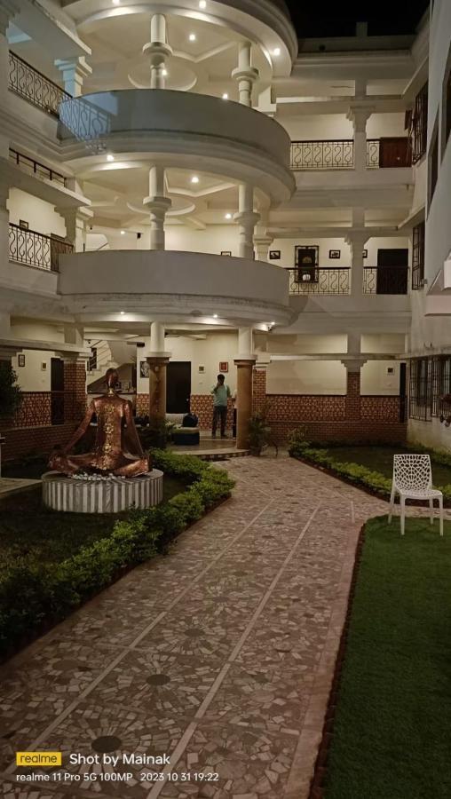 Hotel Kolam Shānti Niketan Εξωτερικό φωτογραφία